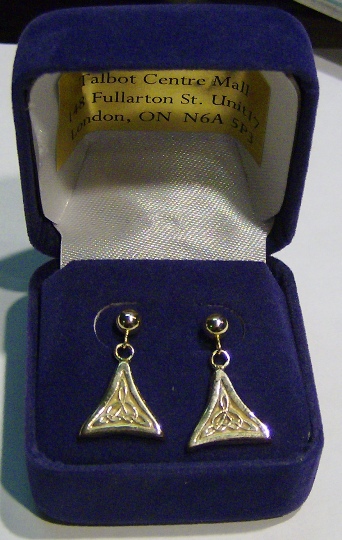 Celtic Triskeles Earrings in Gold