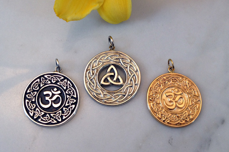 Om Pendant in Silver and Gold