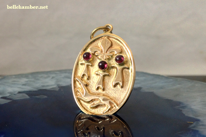 A custom family crest pendant from Brittany
