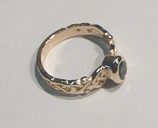 Gold Celtic Interlace Ring with Tsavorite