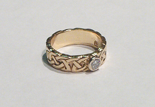 Celtic Ring with Diamond