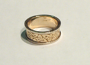 Two tone gold Celtic ring