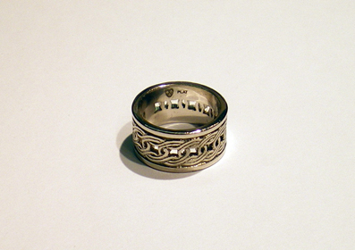 10mm Colophon Loveknot Ring in Platinum