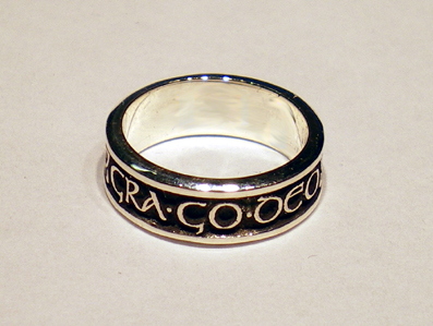 Gra Go Deo Ring with Celtic Knotwork