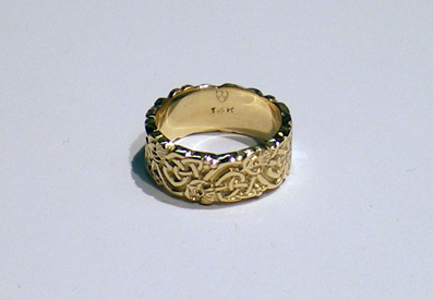 Outlander, Claire's Ring Thistle Triskle in Yellow Gold