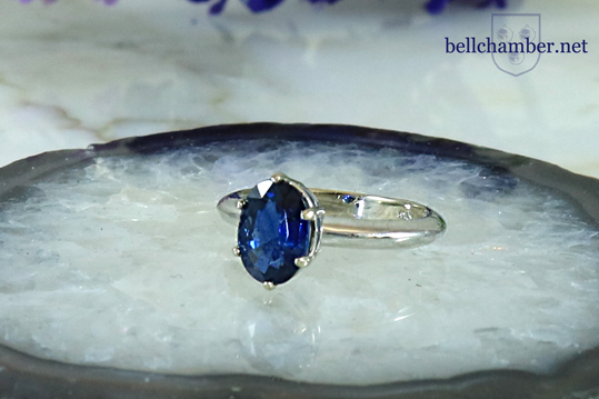 6 claw 14K White setting with Blue Sapphire 1 ct oval