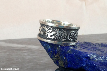 Imperial Dragon Ring with riaised White Gold Borders