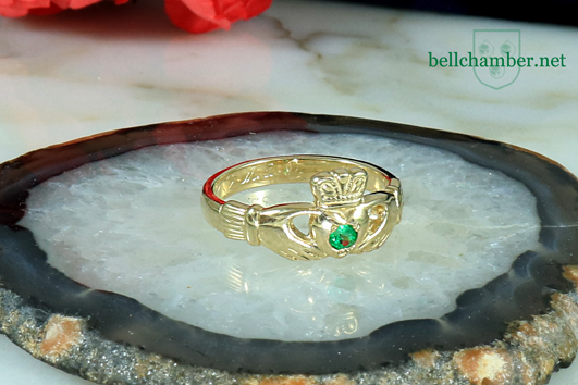 Gold Claddagh with 3mm fine emerald