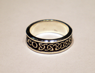 Side View of Gra Go Deo Ring